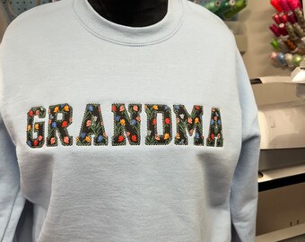 Embroidered tulip GRANDMA sweatshirt - Appliqué GRANDMA sweatshirt - personalized GRANNY crewneck - personalized embroidery grandma gift