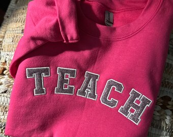 Sudadera bordada con estilo de los años 90 para profesores - Sudadera bordada para profesores - Regalo para profesores - Sudadera para estudiantes y profesores - Sudadera para guarderías