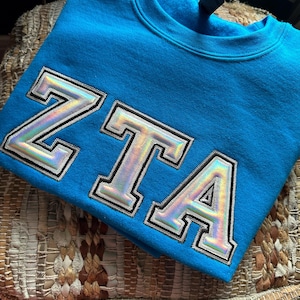 Besticktes Sweatshirt mit Zeta Tau Alpha Applikation - ZTA wear - Sorority Sweatshirt - Großes / kleines Geschenk - Sorority Greek Licensed Merch