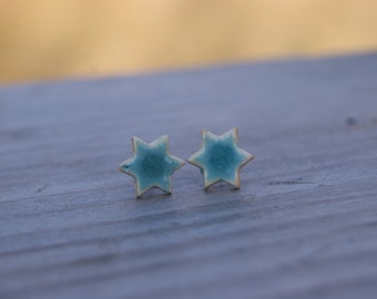 Turquoise sterren studs oorbellen, keramische studs, keramische turquoise studs, sterren oorbellen, turquoise oorbellen, chirurgisch staal