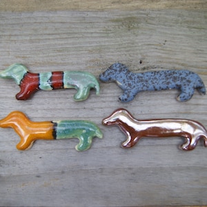 Lovely dachshund magnet, ceramic Doxies magnet, Doxie magnet, dog magnet, kitchen magnet, blue dog magnet, red dog, blue doxie for dog lover