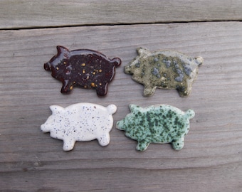 Farm pig magnet, ceramic piggy magnet, simple gift, brown piggy, white piggy, green piggy, kitchen magnet, farm magnet, farm animal gift