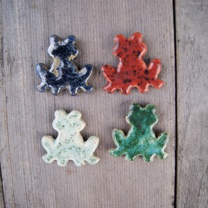Frog magnet, ceramic frog, frog fridge magnet, blue frog, green frog, red frog magnet, for good luck, office decoration, birthday gift