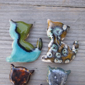 Cute cat broche, Cat PIN, keramische kat, keramische broche, cute broches, zilveren kat, bruine kat, Turquoise kat, keramische kat broche, fun Cat afbeelding 2