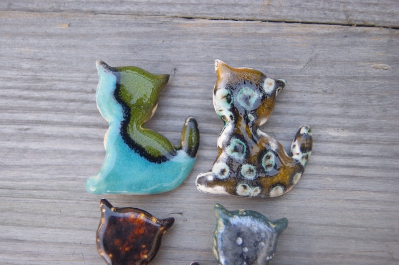 Cute cat broche, Cat PIN, keramische kat, keramische broche, cute broches, zilveren kat, bruine kat, Turquoise kat, keramische kat broche, fun Cat afbeelding 2