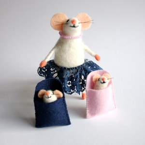 Felt mouse, Mommy and child, Custom family portrait, Needle felt mouse, Miniature mice, Set of felted mouse, Mother and child, Bridal shower image 1