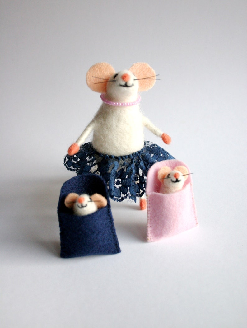 Felt mouse, Mommy and child, Custom family portrait, Needle felt mouse, Miniature mice, Set of felted mouse, Mother and child, Bridal shower image 1