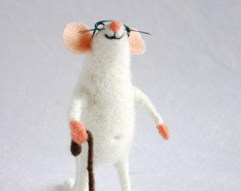 Felt mouse with glasses, Felt mice, Woodland plush, Needle felted mouse, Holiday figurine, Cute mice figurine, Miniature mouse, Mouse gaffer
