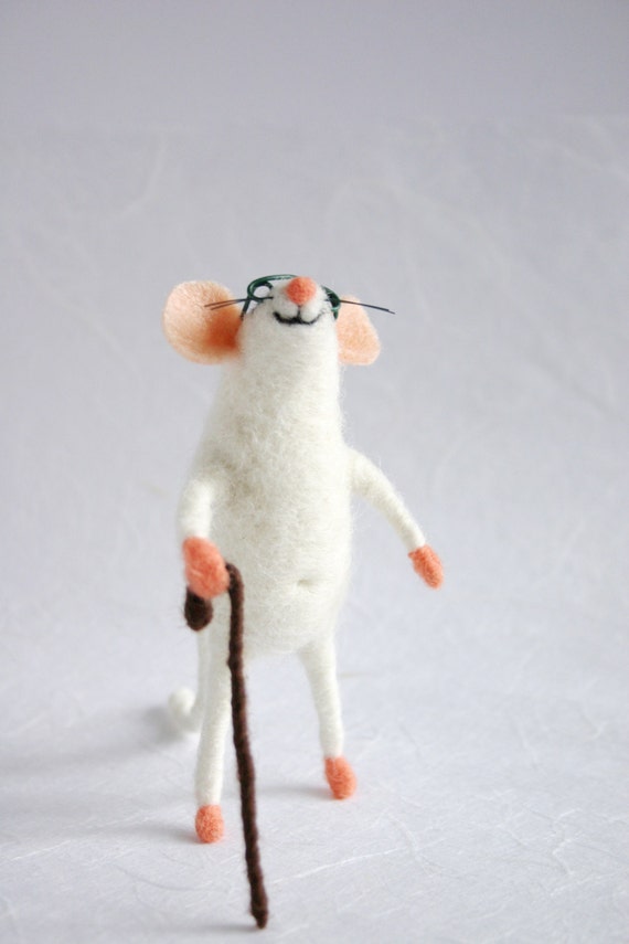 Felt mouse with glasses, Felt mice, Woodland plush, Needle felted mouse,  Holiday figurine, Cute mice figurine, Miniature mouse, Mouse gaffer