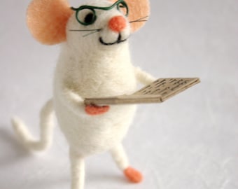 Felt mouse, Mouse stuffed, Woodland plush, Animal plush, Stuffed toy, Miniature mouse, Collectible figure