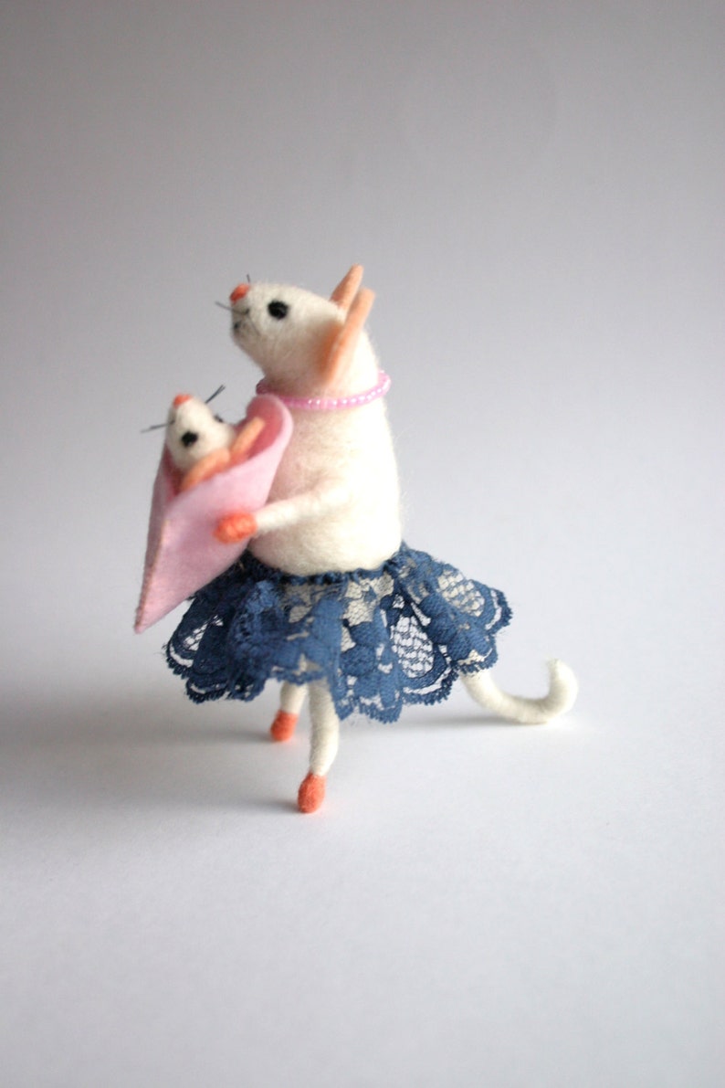 Felt mouse, Mommy and child, Custom family portrait, Needle felt mouse, Miniature mice, Set of felted mouse, Mother and child, Bridal shower image 4