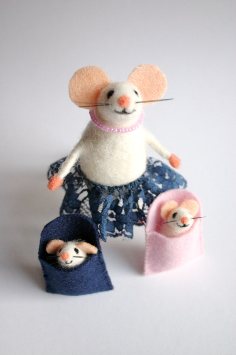 Felt mouse, Mommy and child, Custom family portrait, Needle felt mouse, Miniature mice, Set of felted mouse, Mother and child, Bridal shower image 2