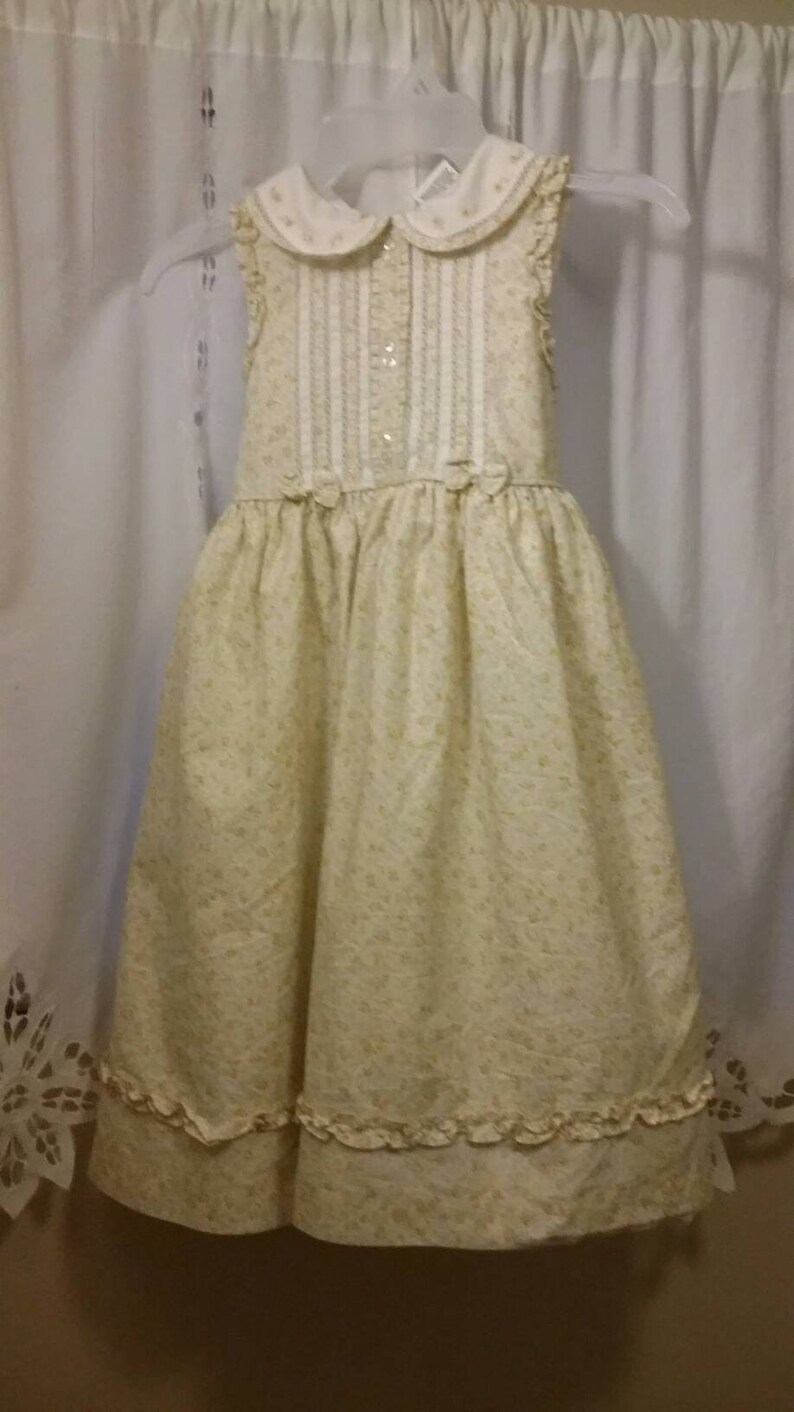 Lovely Little Laura Ashley Dress Size 5
