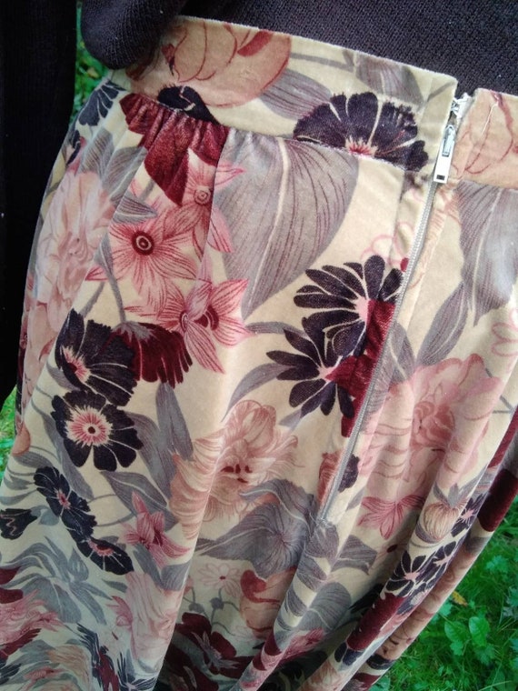 Floral Velvet Skirt - image 7