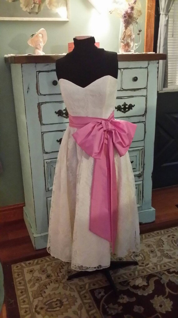 Sweetheart Strapless Lace Dress