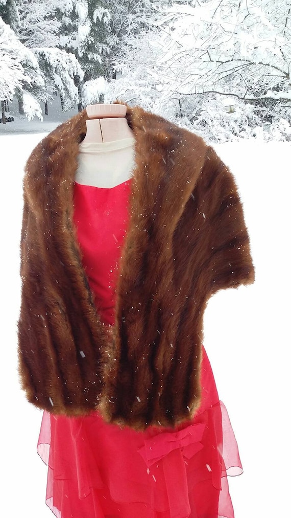 Glamorous Mink Stole - image 1