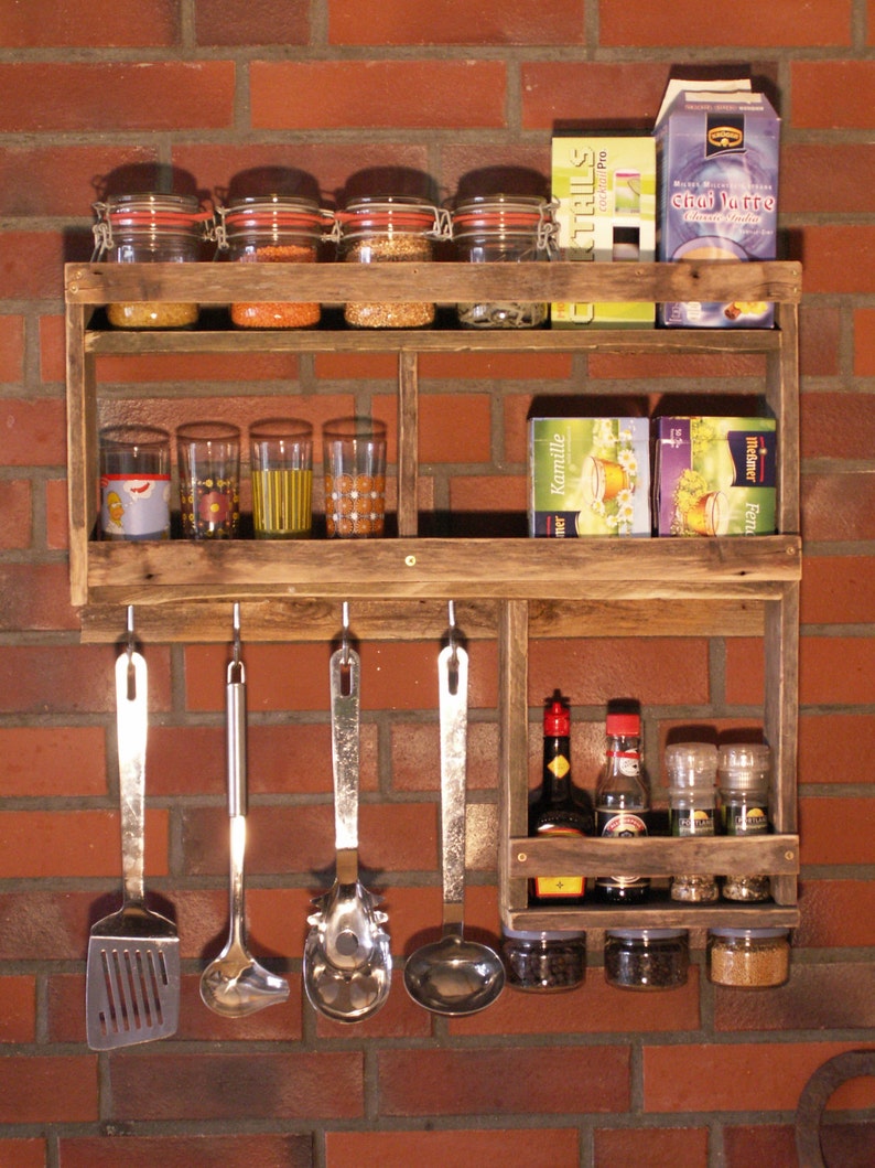 10 DIY Wood Pallet Projects for the Kitchen