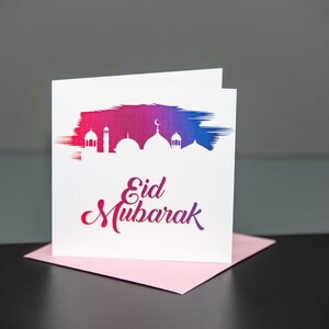 Cartão Eid da Mesquita com Cúpulas em Aquarela Eid Mubarak Ramadan Cartão Islâmico