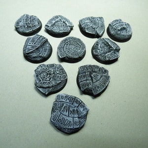 32mm resin round bases  Holly ground 10 pcs