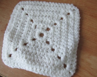 Crocheted pot holder