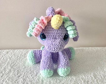 Peluche licorne  crochetée à la main