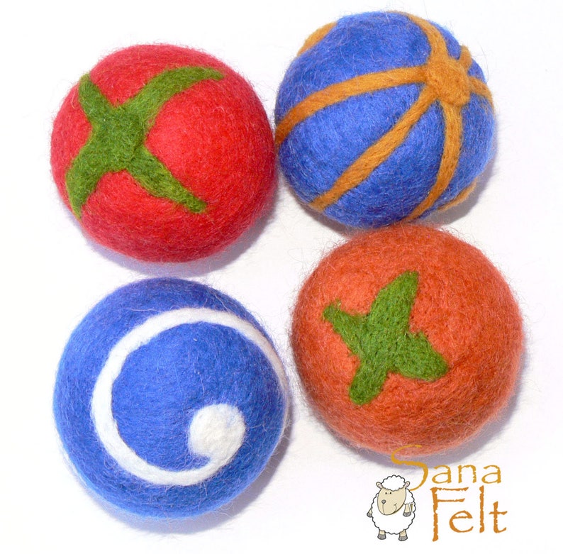 Custom color Wet Felted Ball Felted Activity Toy Felt ball Waldorf Toy for Kids Babies Birthday gift Baby Shower Gift Waldorf Sensory Toy