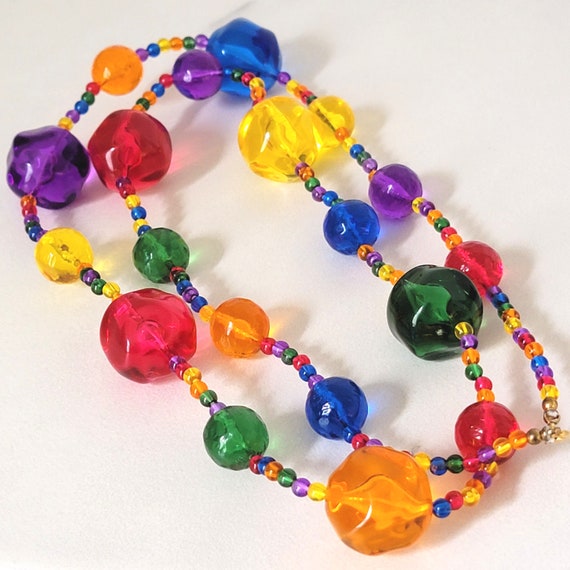 Vintage chunky rainbow necklace, big acrylic plas… - image 8