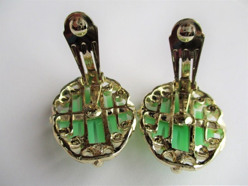 Mod Earrings Green Thermoset Gold Tone Clip On Mid Century Atomic Age Bright Mint Green 60s Earrings