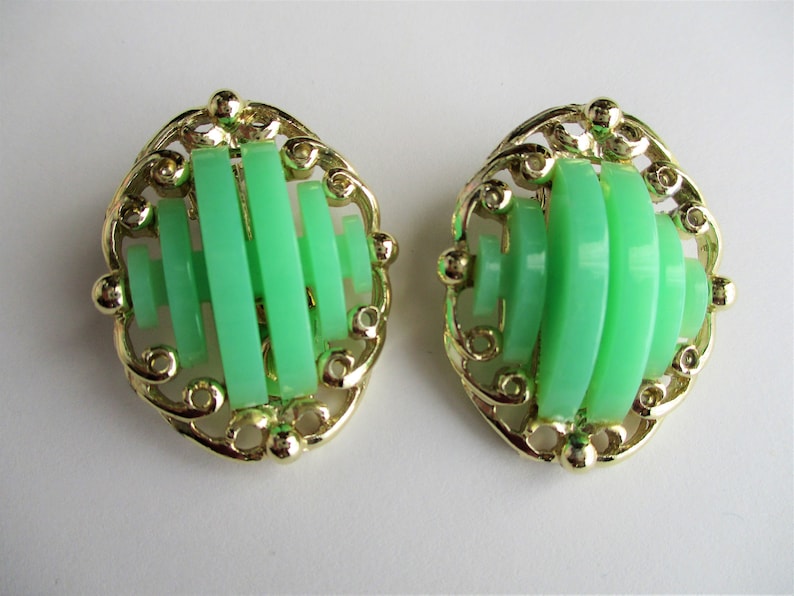 Mod Earrings Green Thermoset Gold Tone Clip On Mid Century Atomic Age Bright Mint Green 60s Earrings