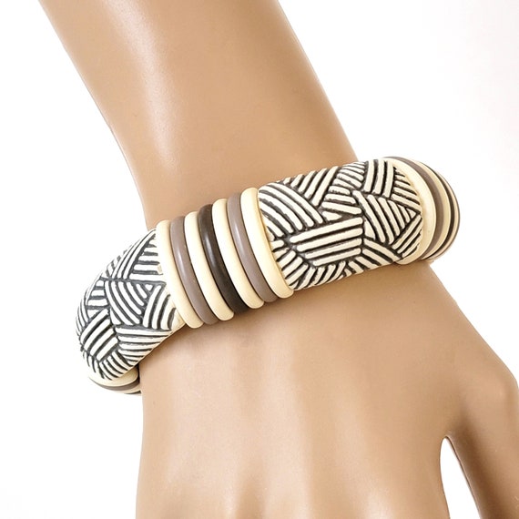 Vintage stretch bracelet, cream and taupe plastic… - image 1