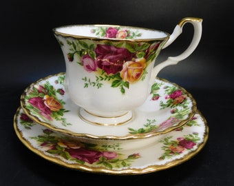 Elegant Vintage Royal Albert &quot;Old Country Roses&quot; Bone China Trio.