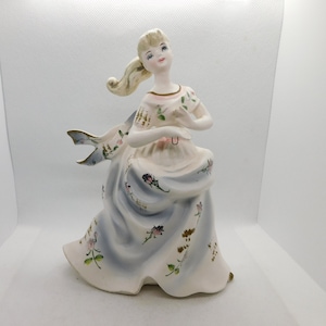 Elegant lady figurine, made in japan, 1960s