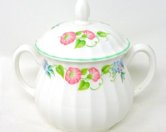 Royal Worcester English Garden Sugar Bowl • Lidded • Ribbed • Green Edge • 1983 • 5" High
