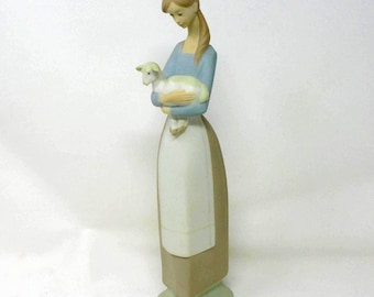 Lladro Mädchen mit Lamm Figur: Spanisches Porzellan, mattiert