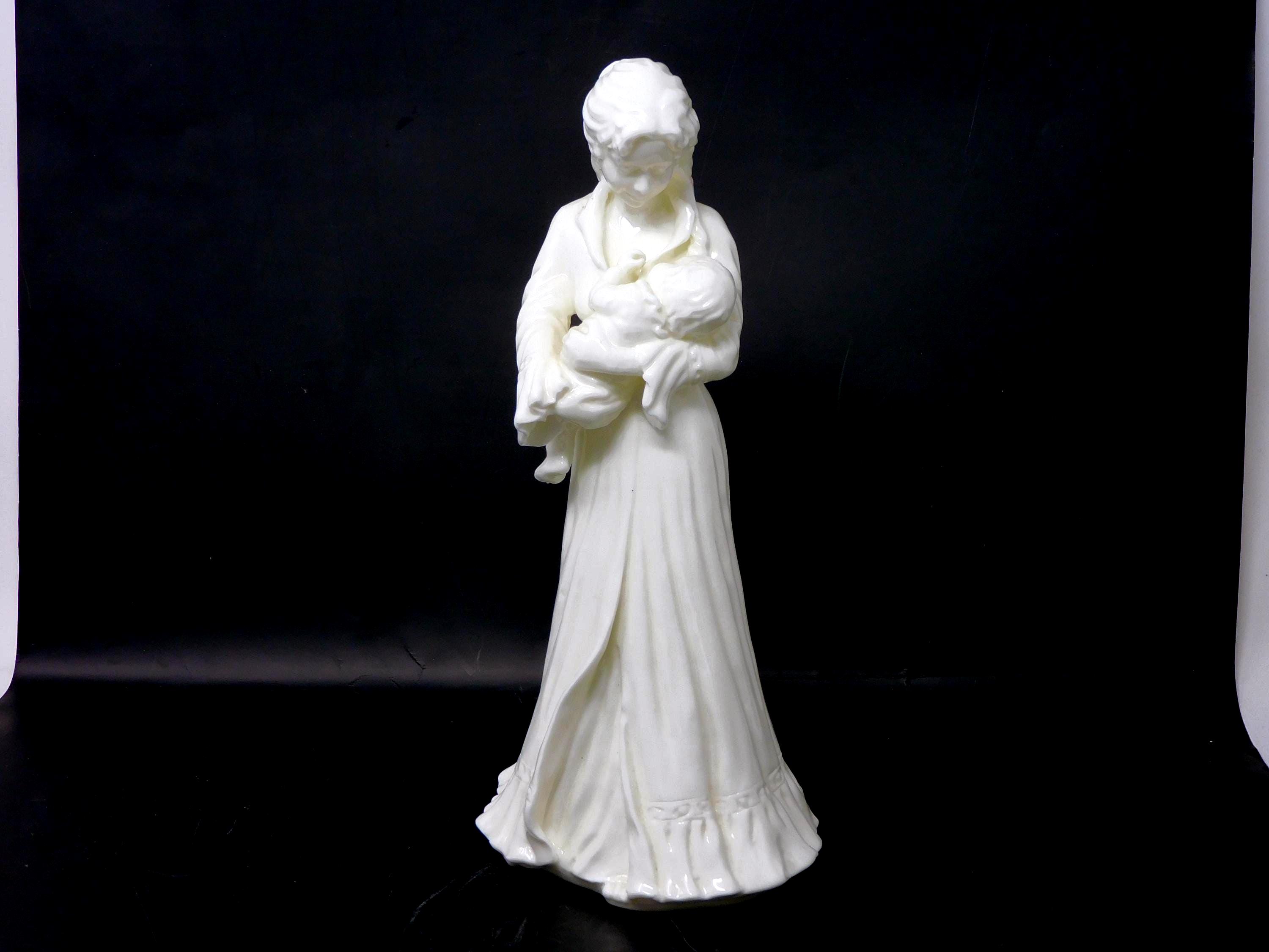 1988年　ロイヤルウースター 「Sweet Dreams…」母子のフィギュリン Royal Worcester “sweet Dreams” Figurine – Maureen Halson, 1988