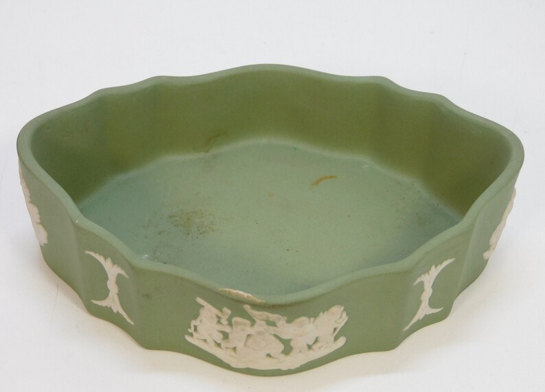 Wedgwood Green Jasperware English Bone China jewellery box