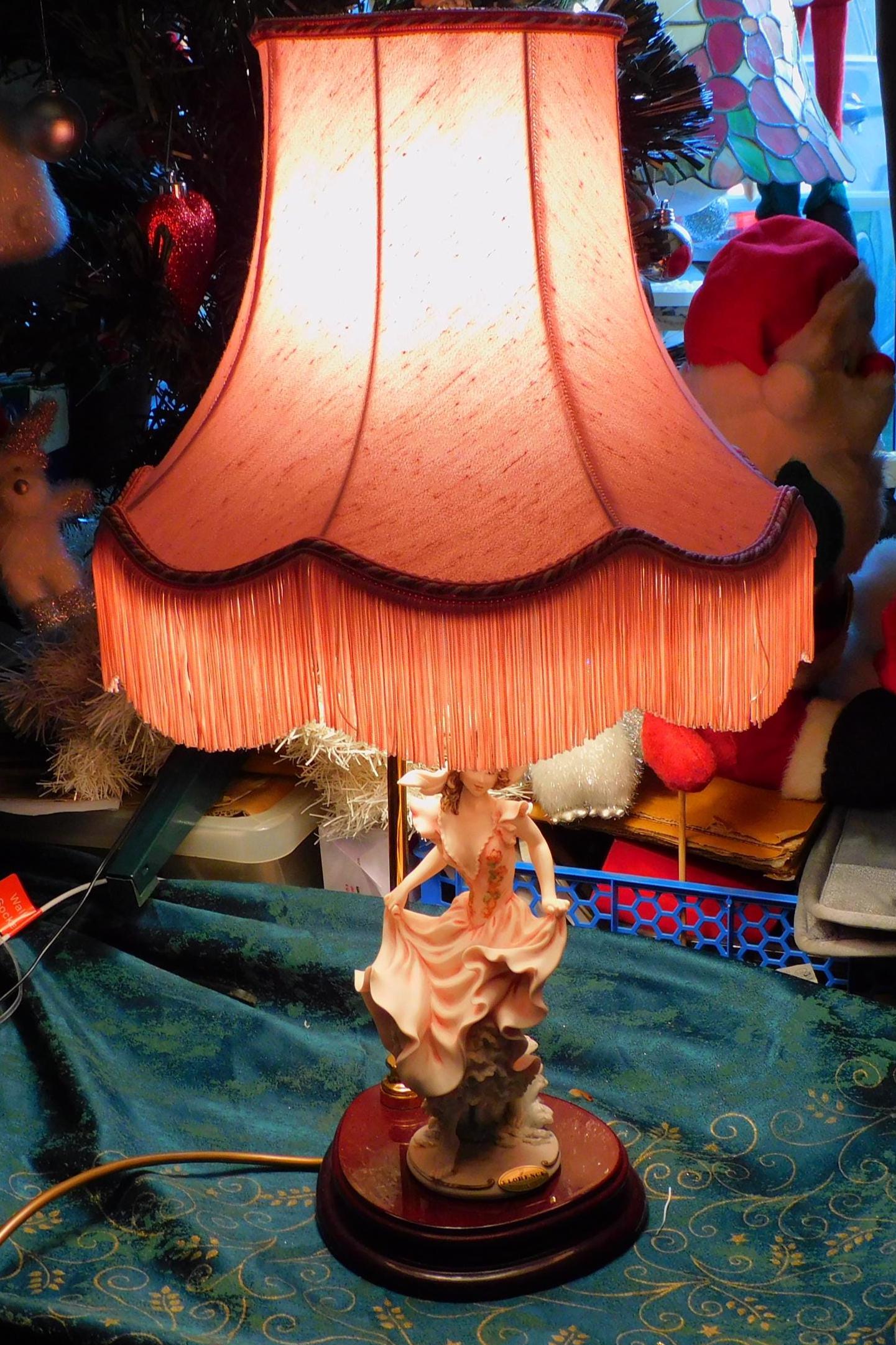 Giuseppe Armani Florence Table Lamp – 1996 Original Figurine