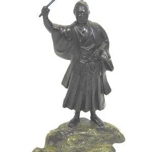 samuri warrior statue