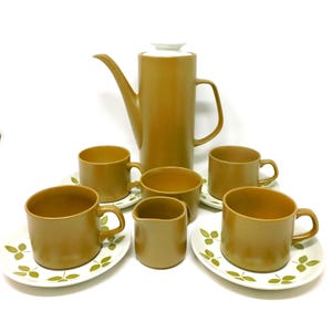 J & G Meakin Maidstone “Tulptime” Coffee Set • 1971 Retro Studio Shape • Coffee Pot, 4 Cups and Saucers, Creamer and Sugar • Like New