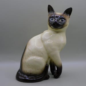Beswick Siamese Cat, Fireside Model, model number 1882