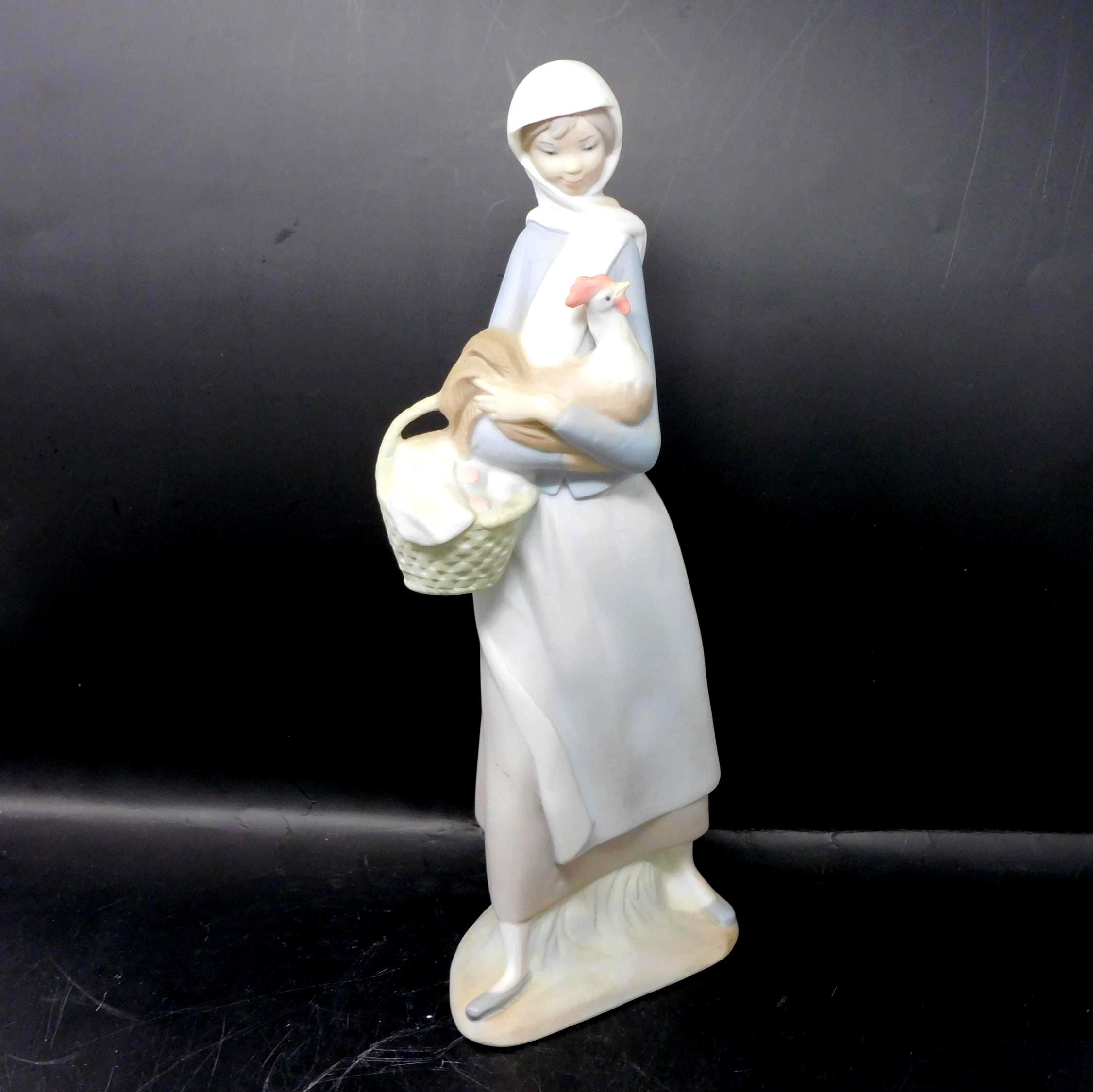 Vintage Lladro Porcelain Figurine: Girl With Hen & Basket, 1950s