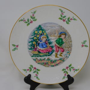 Royal Doulton Christmas Plate 1979: Third in Series, Children Sledding