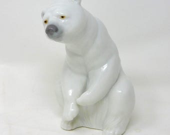 Lladro Animals / Wild Polar Bear / Resting With Flowers / Polar