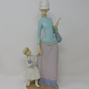 Lladro 1431 the Debutante Figurine Elegant Girl With Parasol
