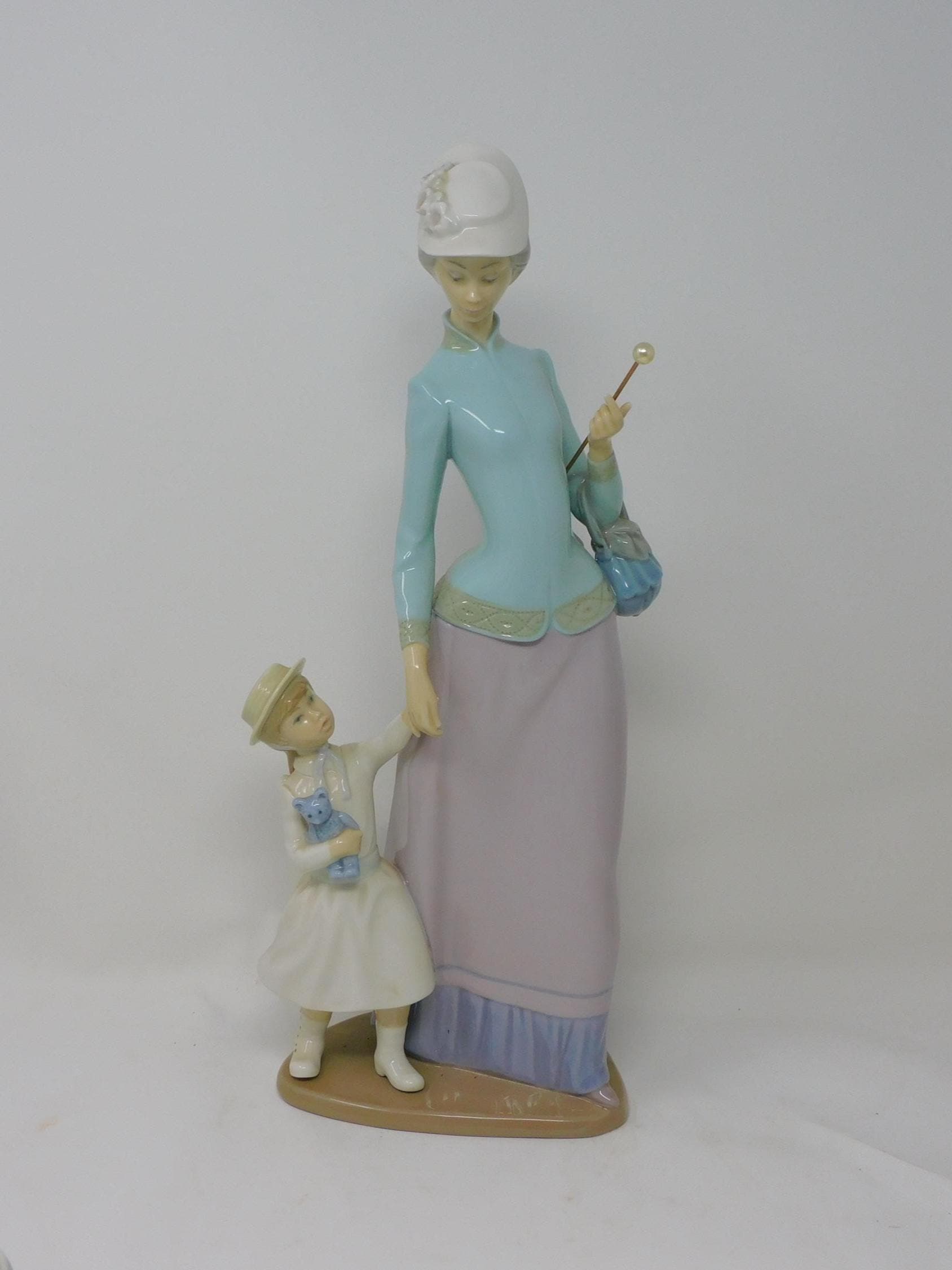 Vintage Lladro Lady With Girl Figurine: Glazed Porcelain, 14