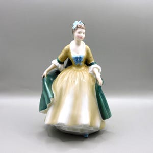 Royal Doulton Figur: Elegance HN2264, Peggy Davies Classic