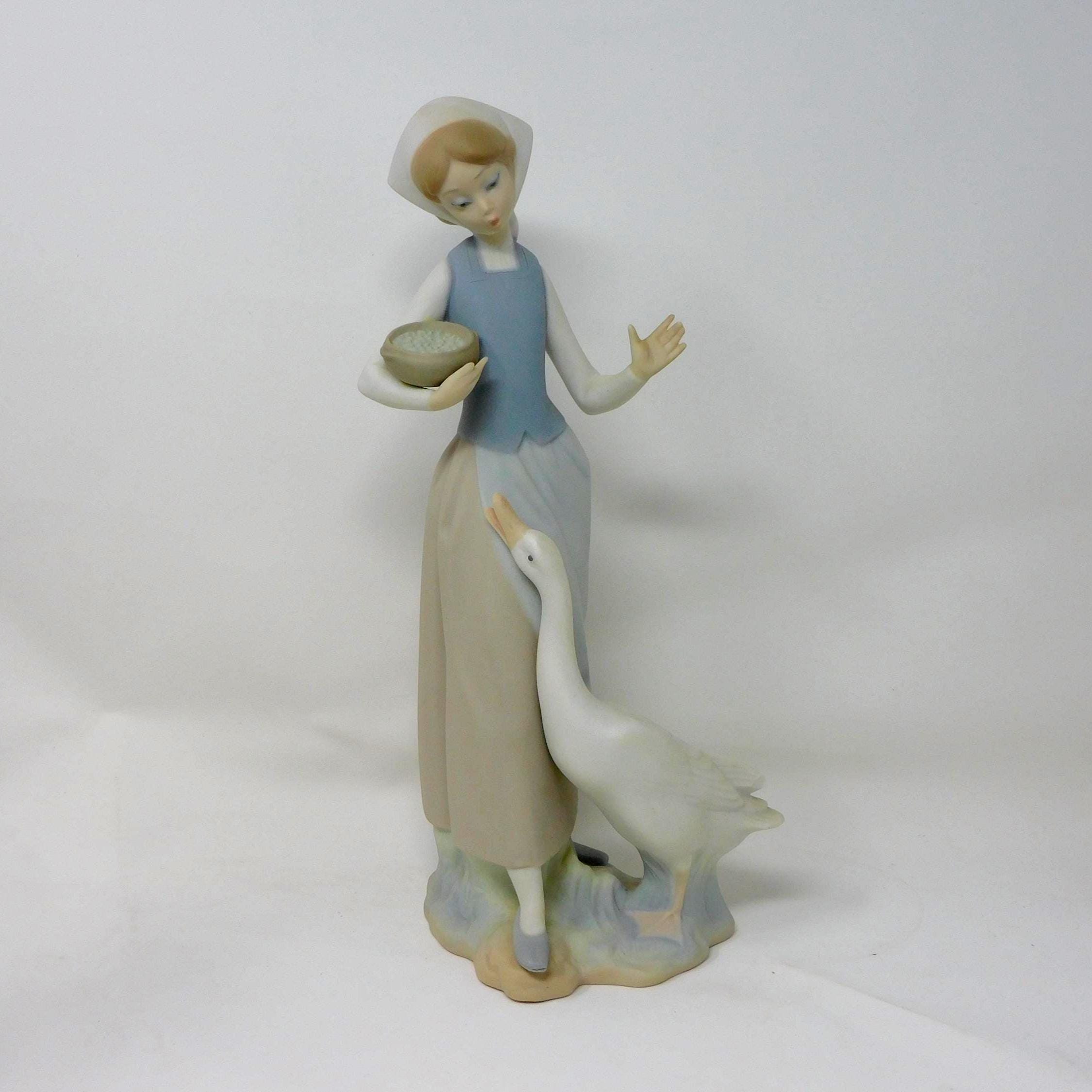 Vintage Lladro Girl With Duck Figurine: Daisa Porcelain, #1052