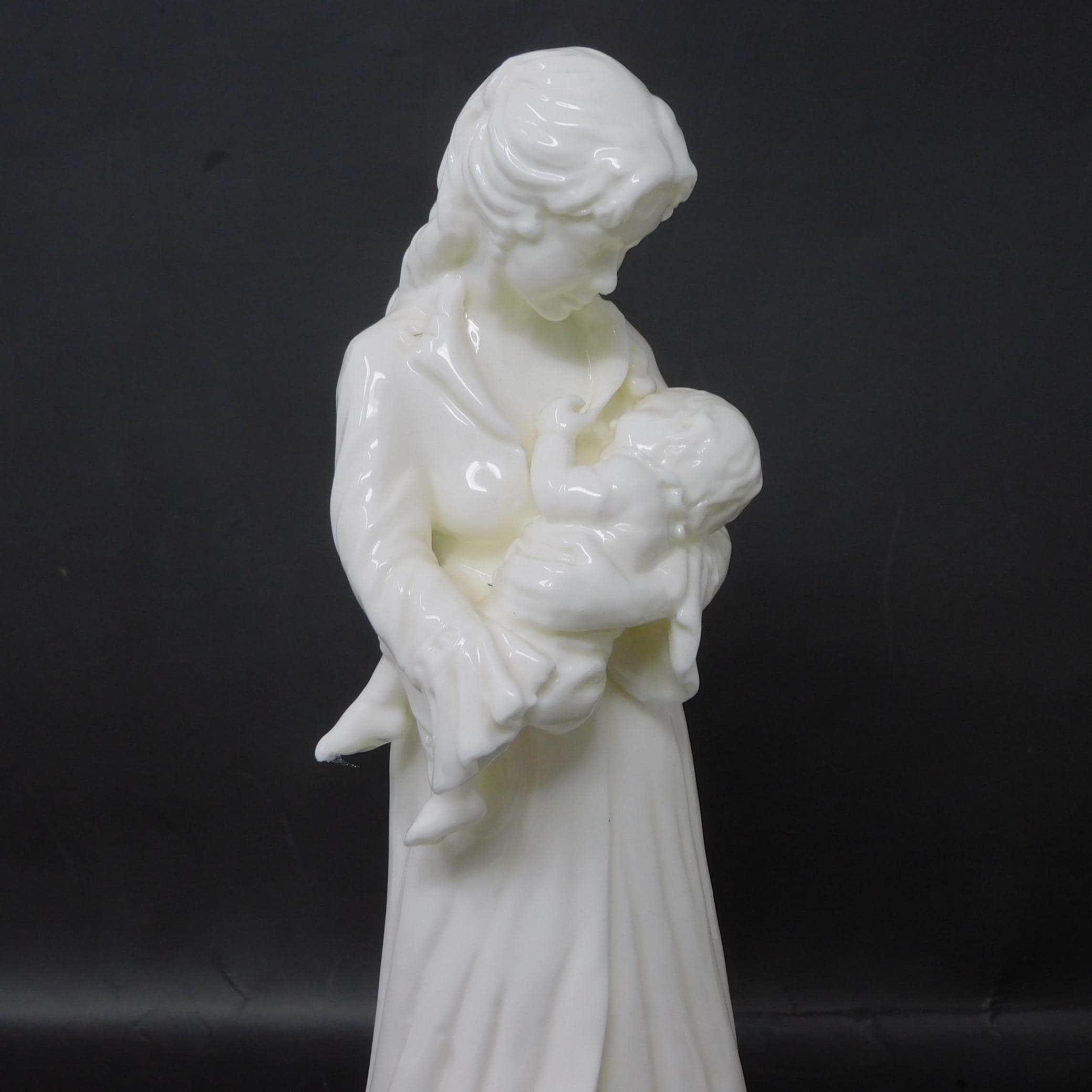 Royal Worcester “sweet Dreams” Figurine – Maureen Halson, 1988