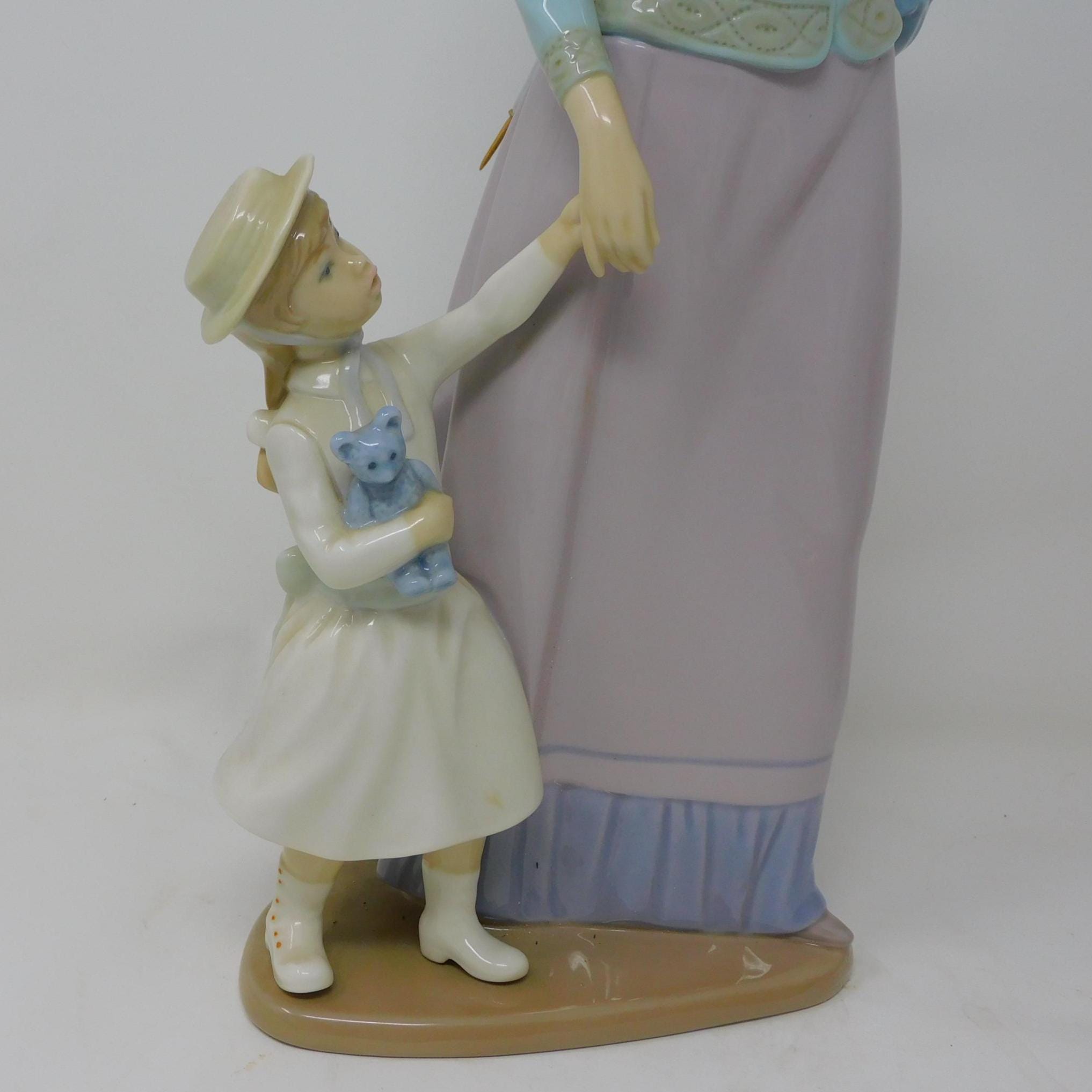 Vintage Lladro Lady With Girl Figurine: Glazed Porcelain, 14