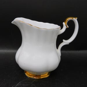 Royal Albert Val D&#39;Or Creamer: Fine Bone China Milk Jug, 24k Gold Trim